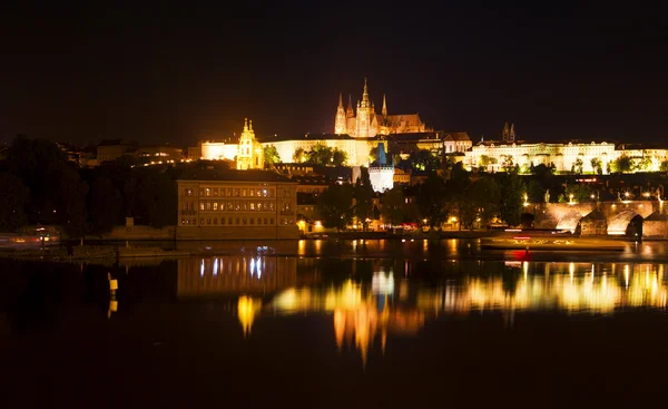 A prágai kastély éjszaka — Stock Fotó