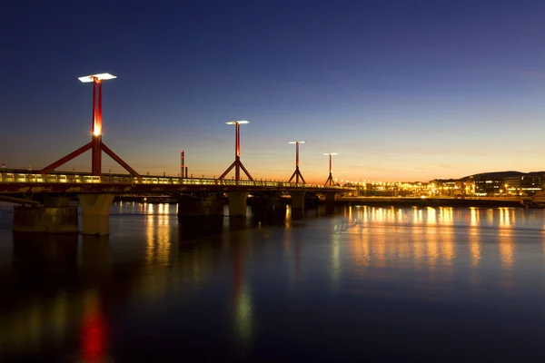 Budapešť v noci, rakoczi most — Stock fotografie