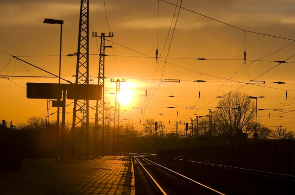 Järnvägen i solnedgången — Stockfoto