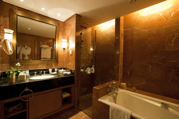 Элегантная ванная комната — стоковое фото