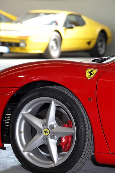 Ferrari rossa gialla — Foto Stock