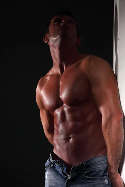 Homem musculoso — Fotografia de Stock
