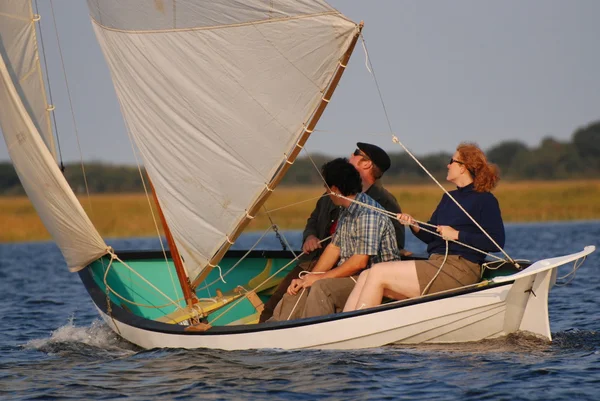 Beachcomber-Alpha Dory Sailing — Stock Photo, Image