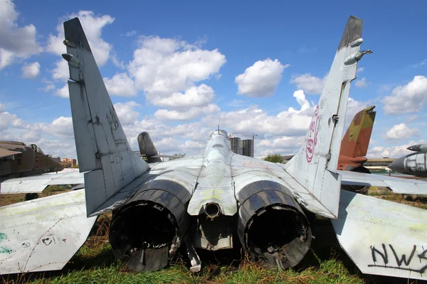 Avión viejo en el polo de Khodynskoye — Foto de Stock