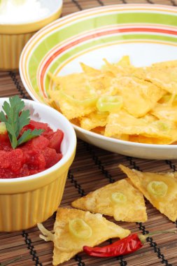 Meksikalı cips ve salsa