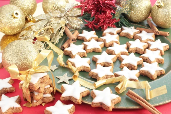 Christmas Cinnamon Cookies or Biscuits — Stock Photo, Image