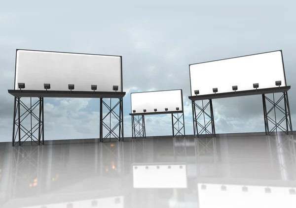 Construção de três outdoors transparentes com refletores — Fotografia de Stock