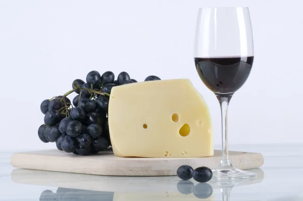 stock image Grape wine with cheese