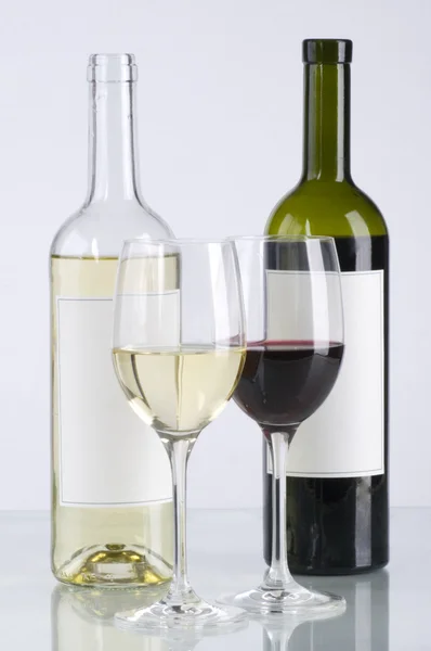 Vinho tinto e branco — Fotografia de Stock