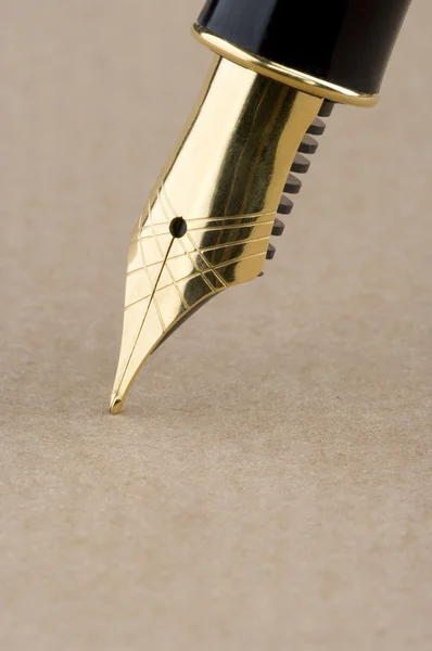 Altın kalem — Stok fotoğraf