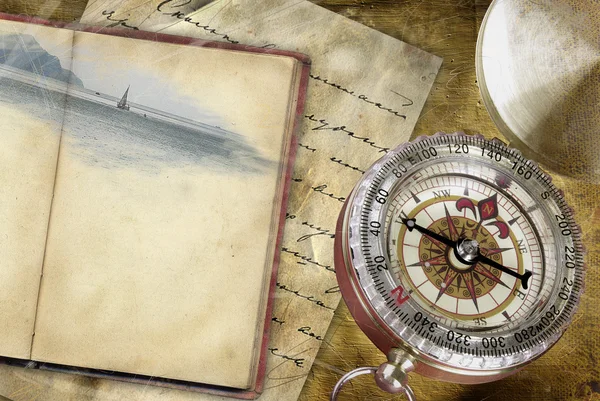 Retro-Kompass mit Papier — Stockfoto