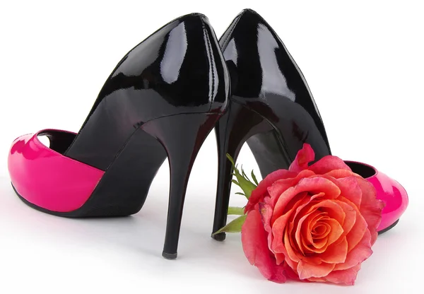 Černá růžová vysoký podpatek boty — Stock fotografie
