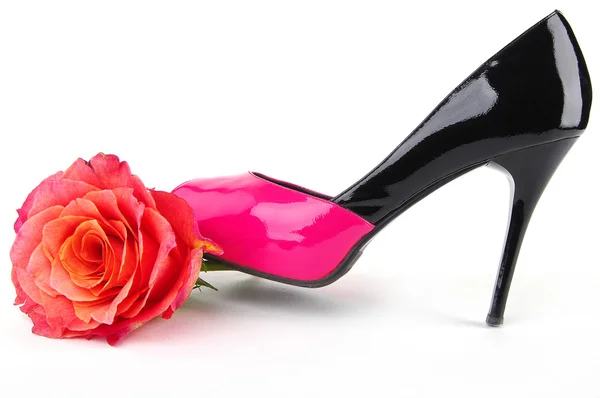 Chaussure à talons hauts rose noir — Photo