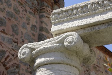 Ancient greek ionic column clipart