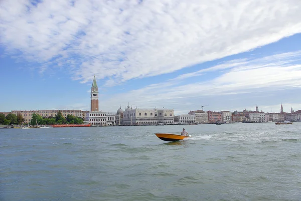 A view of St Mark's Square, from the Grand Canal, Italy, Venice — Stock Photo, Image