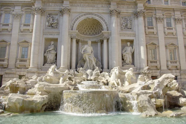Baroque Trevi Fountain (Fontana di Trevi) in Rome — Stock Photo, Image