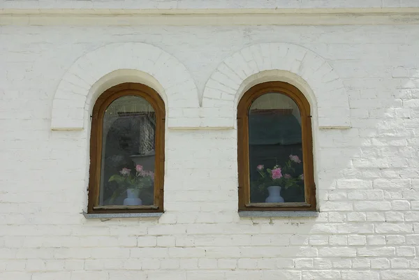 Два вікна ретро — стокове фото