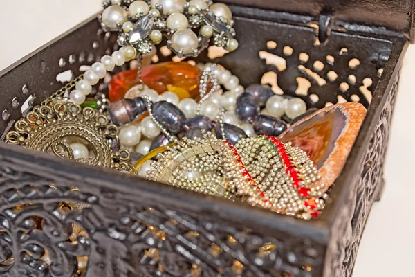 Small box with decorations — Stock Photo, Image