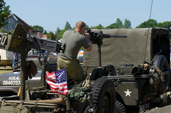 PAAREN IM GLIEN, GERMANIA - 26 MAGGIO: Gunner Car Willys M38A1 US Army Jeep, "The oldtimer show" in MAFZ, 26 maggio 2012 in Paaren im Glien, Germania — Foto Stock