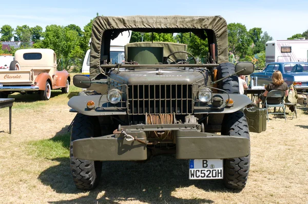PAAREN IM GLIEN, ALEMANHA - MAIO 26: Cars Dodge WC61 Exército dos EUA, "The oldtimer show" em MAFZ, 26 de maio de 2012 em Paaren im Glien, Alemanha — Fotografia de Stock