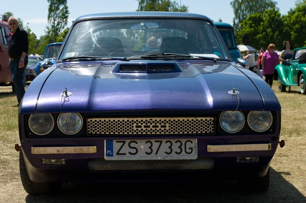 Paaren im glien, Duitsland - 26 mei: auto's ford capri mk iii, "the oldtimer show" in mafz, 26 mei 2012 in paaren im glien, Duitsland — Stockfoto