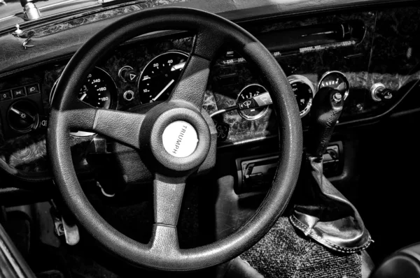 PAAREN IM GLIEN, GERMANIA - 26 MAGGIO: Cabin car Triumph Spitfire (Bianco e nero), "The oldtimer show" in MAFZ, 26 maggio 2012 in Paaren im Glien, Germania — Foto Stock