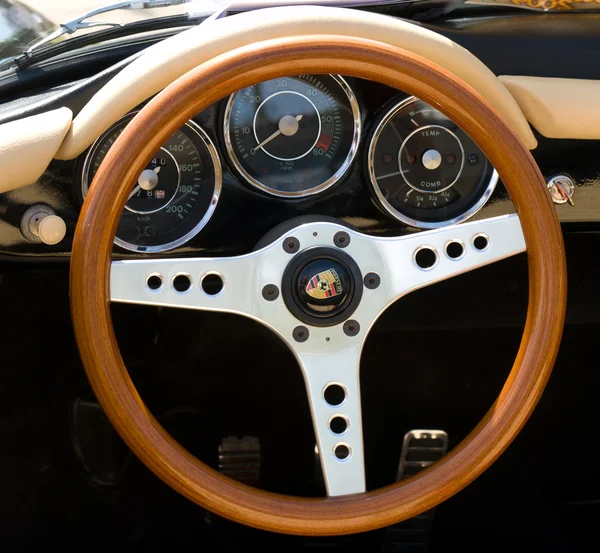 PAAREN IM GLIEN, ALLEMAGNE - 26 MAI : Voiture de cabine Porsche 356 Speedstep, "The oldtimer show" dans MAFZ, 26 mai 2012 à Paaren im Glien, Allemagne — Photo