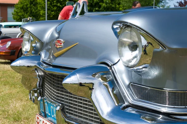 PAAREN IM GLIEN, GERMANY - 26 мая: фрагмент автомобиля Cadillac 60 Special, "The oldtimer show" в МАФЗ, 26 мая 2012 года в Paaren im Glien, Германия — стоковое фото