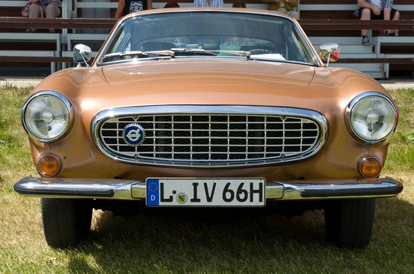 PAAREN IM GLIEN, ALEMANHA - MAIO 26: O carro esportivo Volvo P1800, "The oldtimer show" em MAFZ, 26 de maio de 2012 em Paaren im Glien, Alemanha — Fotografia de Stock