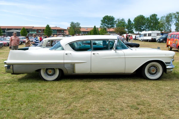 PAAREN IM GLIEN, GERMANIA - 26 MAGGIO: Cars Cadillac Sixty Special, "The oldtimer show" in MAFZ, 26 maggio 2012 in Paaren im Glien, Germania — Foto Stock