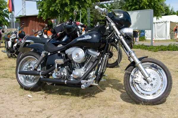 PAAREN IM GLIEN, ALEMANHA - MAIO 26: Motocicleta Harley-Davidson Screamin Eagle, "The oldtimer show" em MAFZ, 26 de maio de 2012 em Paaren im Glien, Alemanha — Fotografia de Stock