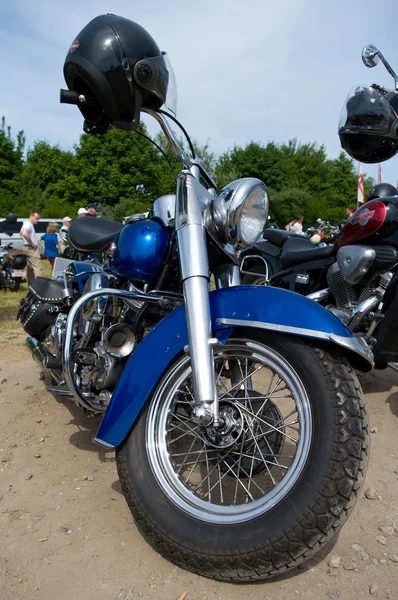 Paaren im glien, Německo - 26. května: motocykl harley-davidson springer classic, "oldtimer show" v mafz, květen 26, 2012 v paaren im glien, Německo — Stock fotografie