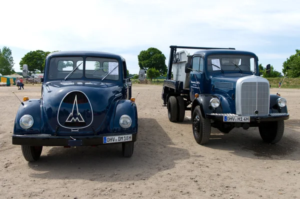 stock image PAAREN IM GLIEN, GERMANY - MAY 26: Trucks Magirus-Deutz Sirius 90L and Mercedes L325, 