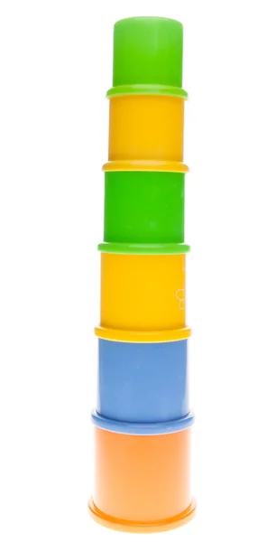 Childs giocattolo accatastamento tazze isolato su sfondo bianco — Foto Stock