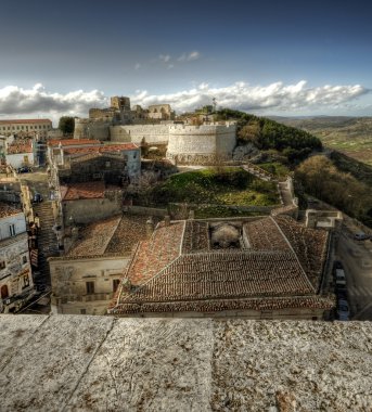 Монте Сант Анджело, на castle.italy.