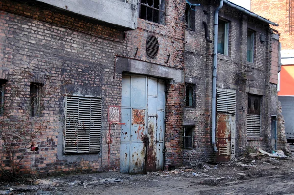Edifício industrial velho. — Fotografia de Stock