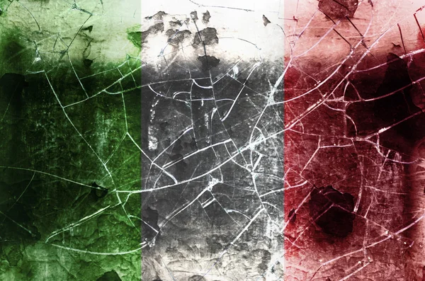 破損したイタリアの旗 — ストック写真