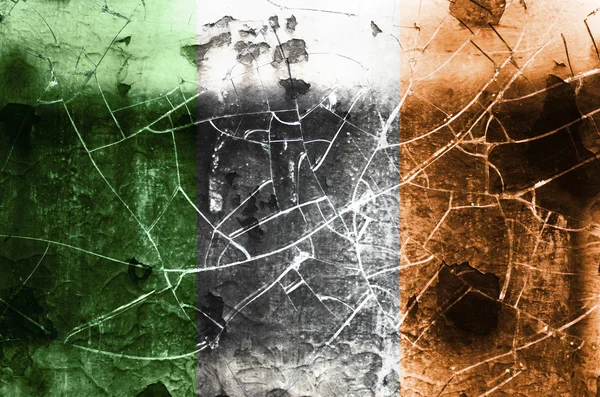 Beschadigde Ierse vlag — Stockfoto