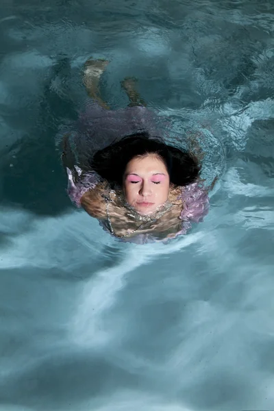 Coming out of water eyes closed — Stock Photo, Image