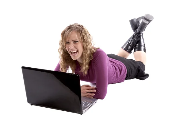 Mujer de negocios con portátil y riendo — Foto de Stock