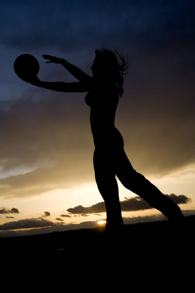 剪影女子沙滩排球 — 图库照片