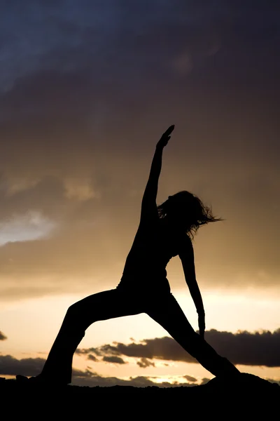 Estiramiento de silueta yoga —  Fotos de Stock