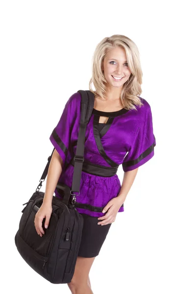 女人紫色控股袋 — 图库照片