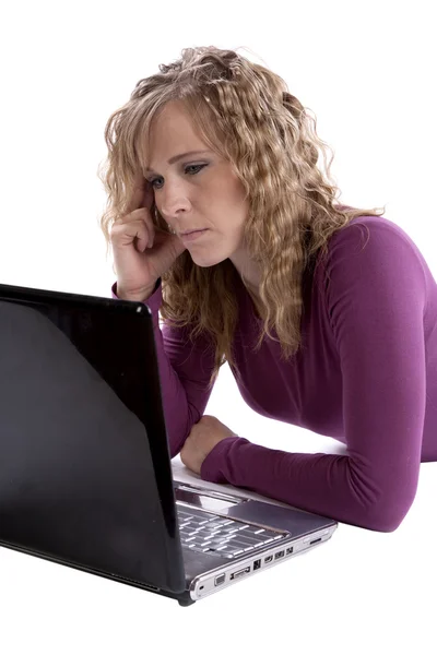 Woman with computer stressed — Stock Photo, Image