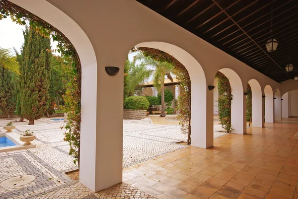 Hermoso patio en mansión de lujo (Portugal ) — Foto de Stock