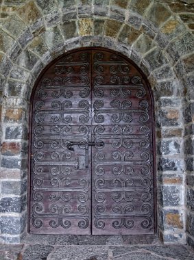 Chapel gate