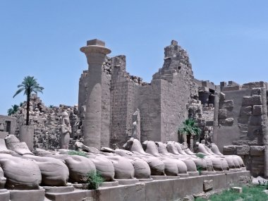 satırı keçi başını Sfenks