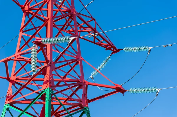 Nagyfeszültségű elektromos vezetékek — Stock Fotó