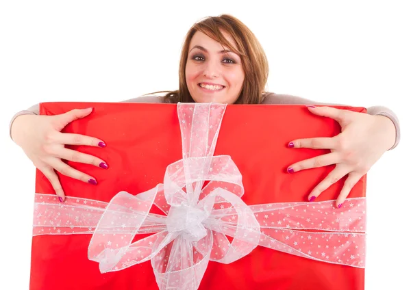 Mujer agarrando gran regalo — Foto de Stock