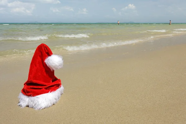 Santa hat tropical beach — Stock Photo, Image